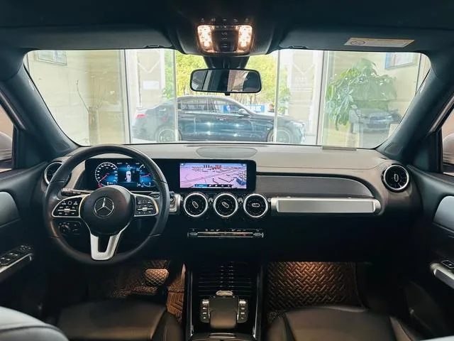 Mercedes-Benz GLB 2022 Second change GLB 200 Fashionable interior photo 9 Mercedes-Benz GLB 2022 Second change GLB 200 Fashionable interior photo 9