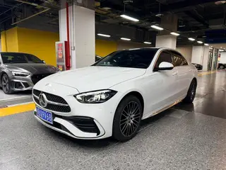 Mercedes-Benz C-Class 2025 C 260 L Versión deportiva exterior foto 1 Mercedes-Benz C-Class 2025 C 260 L Versión deportiva exterior foto 1