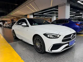 Mercedes-Benz C-Class 2025 C 260 L Versión deportiva exterior foto 2 Mercedes-Benz C-Class 2025 C 260 L Versión deportiva exterior foto 2