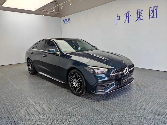 Mercedes-Benz C-Class 2022 C 260 L Versión deportiva exterior foto 3 Mercedes-Benz C-Class 2022 C 260 L Versión deportiva exterior foto 3
