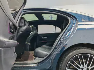Mercedes-Benz C-Class 2022 C 260 L Versión deportiva interior foto 12 Mercedes-Benz C-Class 2022 C 260 L Versión deportiva interior foto 12