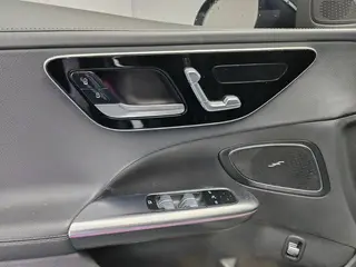 Mercedes-Benz C-Class 2022 C 260 L Versión deportiva interior foto 17 Mercedes-Benz C-Class 2022 C 260 L Versión deportiva interior foto 17