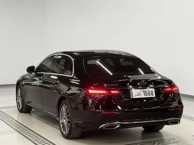 Mercedes-Benz E-Class 2022 E 260 L Coche exterior foto 4 Mercedes-Benz E-Class 2022 E 260 L Coche exterior foto 4
