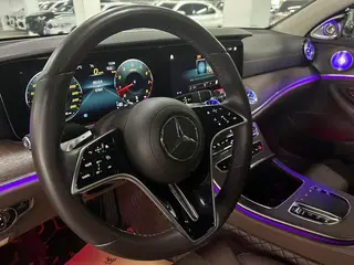Mercedes-Benz E-Class 2022 E 260 L Coche interior foto 9 Mercedes-Benz E-Class 2022 E 260 L Coche interior foto 9