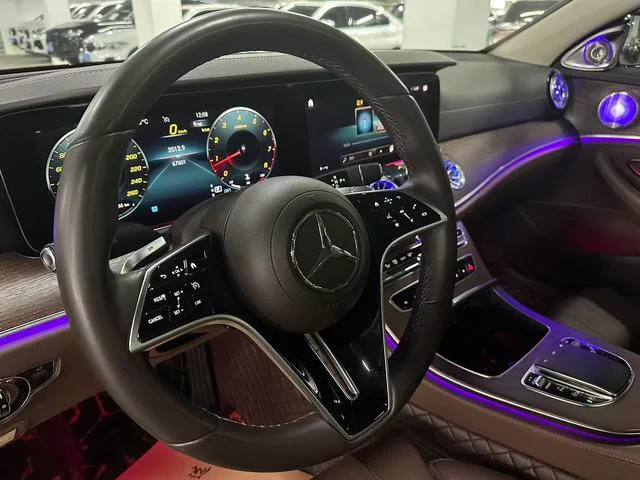 Mercedes-Benz E-Class 2022 E 260 L Coche interior foto 9 Mercedes-Benz E-Class 2022 E 260 L Coche interior foto 9