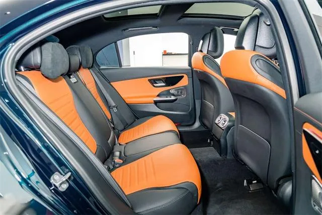 Mercedes-Benz C-Class 2024 Mise à jour C 260 L Version sportive intérieur photo 18 Mercedes-Benz C-Class 2024 Mise à jour C 260 L Version sportive intérieur photo 18