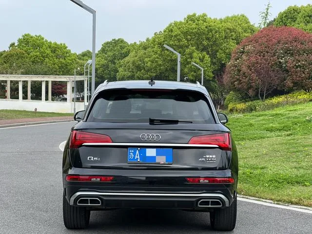 Audi Q5L 2022 45T Deluxe dinámico exterior foto 6
