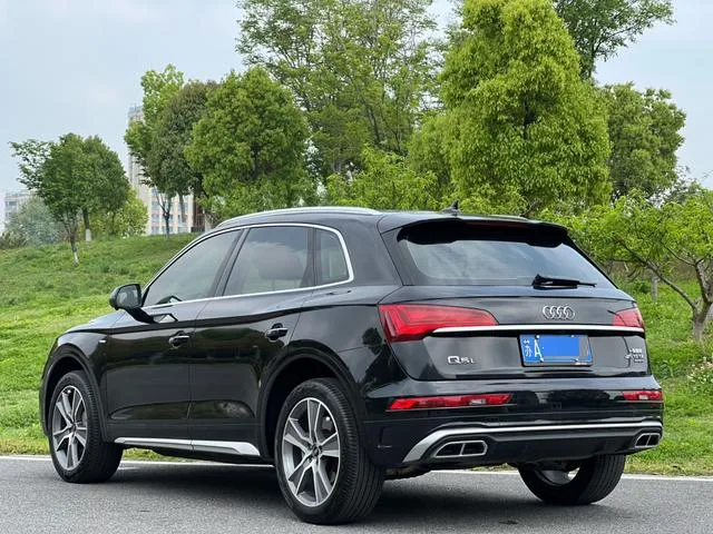 Audi Q5L 2022 45T Deluxe dinámico exterior foto 7