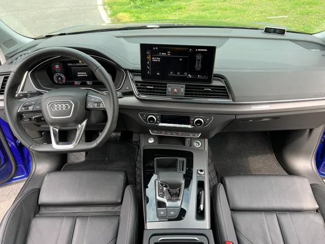 Audi Q5L 2022 45T Deluxe dinámico interior foto 12