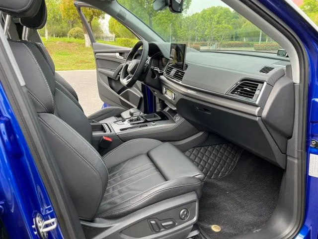 Audi Q5L 2022 45T Deluxe dinámico interior foto 13