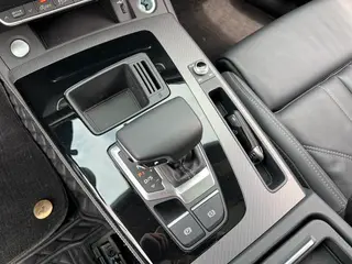 Audi Q5L 2022 45T Deluxe dinámico interior foto 17