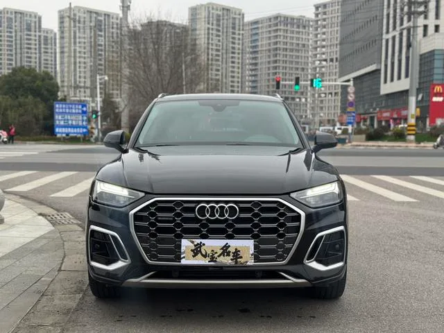 Audi Q5L 2022 Restyling 40T Deluxe Dynamic exterior photo 2 Audi Q5L 2022 Restyling 40T Deluxe Dynamic exterior photo 2