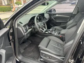 Audi Q5L 2022 Restyling 40T Deluxe Dynamic interior photo 7 Audi Q5L 2022 Restyling 40T Deluxe Dynamic interior photo 7