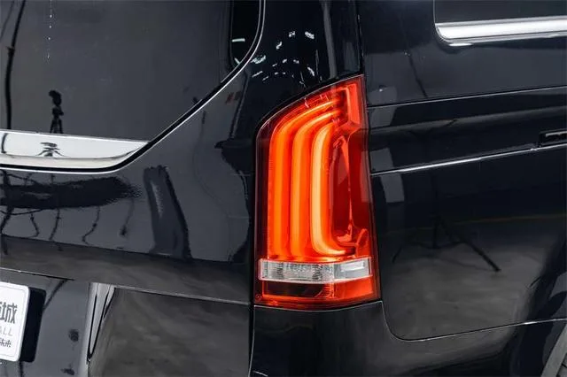 Mercedes-Benz V-Class 2022 V 260 L Edición de lujo de batalla larga exterior foto 8 Mercedes-Benz V-Class 2022 V 260 L Edición de lujo de batalla larga exterior foto 8