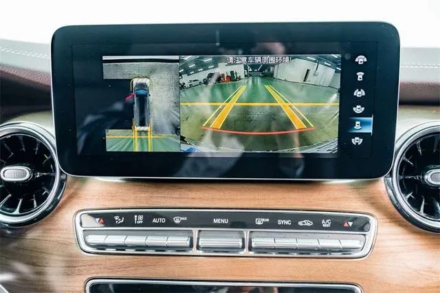 Mercedes-Benz V-Class 2022 V 260 L Edición de lujo de batalla larga interior foto 11 Mercedes-Benz V-Class 2022 V 260 L Edición de lujo de batalla larga interior foto 11