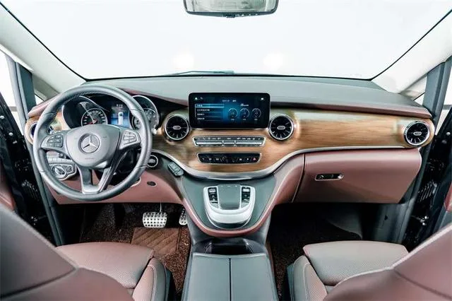 Mercedes-Benz V-Class 2022 V 260 L Edición de lujo de batalla larga interior foto 12 Mercedes-Benz V-Class 2022 V 260 L Edición de lujo de batalla larga interior foto 12