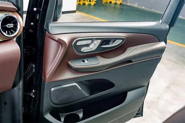 Mercedes-Benz V-Class 2022 V 260 L Edición de lujo de batalla larga interior foto 16 Mercedes-Benz V-Class 2022 V 260 L Edición de lujo de batalla larga interior foto 16