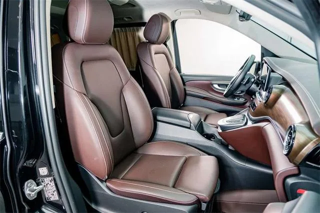 Mercedes-Benz V-Class 2022 V 260 L Edición de lujo de batalla larga interior foto 20 Mercedes-Benz V-Class 2022 V 260 L Edición de lujo de batalla larga interior foto 20