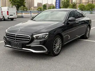 Mercedes-Benz E-Class 2023 E 260 L Coche exterior foto 1 Mercedes-Benz E-Class 2023 E 260 L Coche exterior foto 1