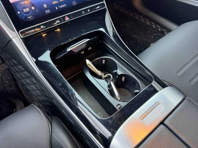 Mercedes-Benz C-Class 2023 C 260 L Sports version exterior photo 7 Mercedes-Benz C-Class 2023 C 260 L Sports version exterior photo 7