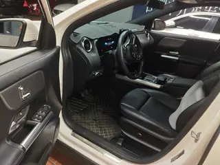 Mercedes-Benz GLA 2023 GLA 200 exterior foto 3 Mercedes-Benz GLA 2023 GLA 200 exterior foto 3