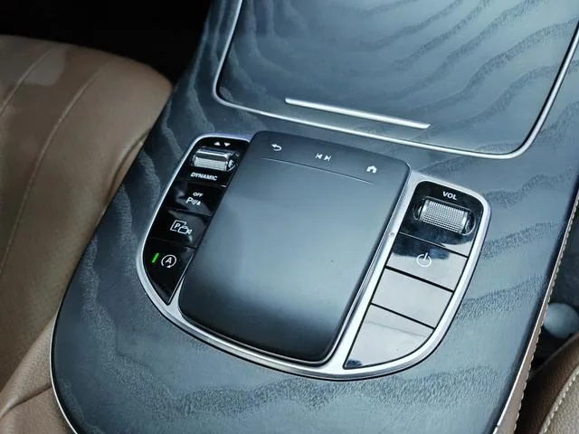 Mercedes-Benz E-Class (Imported) 2022 E 300 Fashion Sports Edition interior photo 17 Mercedes-Benz E-Class (Imported) 2022 E 300 Fashion Sports Edition interior photo 17