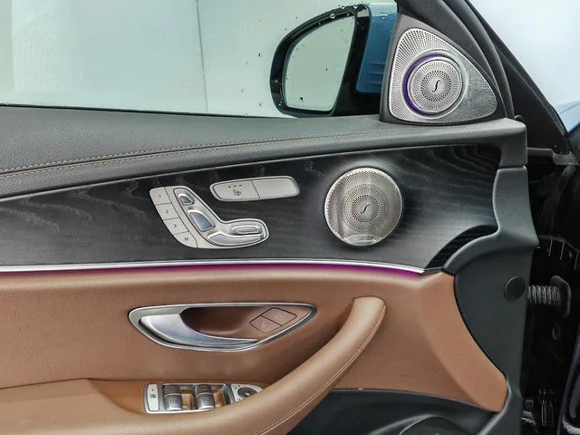 Mercedes-Benz E-Class (Imported) 2022 E 300 Fashion Sports Edition interior photo 18 Mercedes-Benz E-Class (Imported) 2022 E 300 Fashion Sports Edition interior photo 18