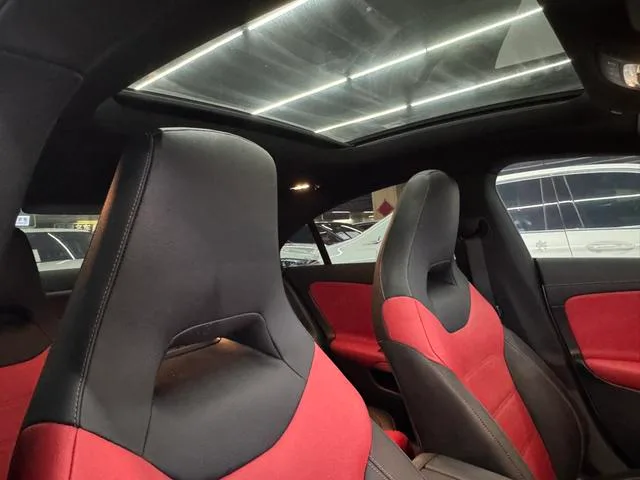 Mercedes-Benz CLA AMG 2021 AMG CLA 35 4MATIC interior foto 19 Mercedes-Benz CLA AMG 2021 AMG CLA 35 4MATIC interior foto 19