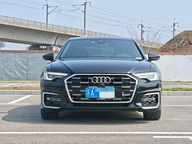 Audi A6L 2024 40 TFSI Deluxe dinámico exterior foto 2 Audi A6L 2024 40 TFSI Deluxe dinámico exterior foto 2
