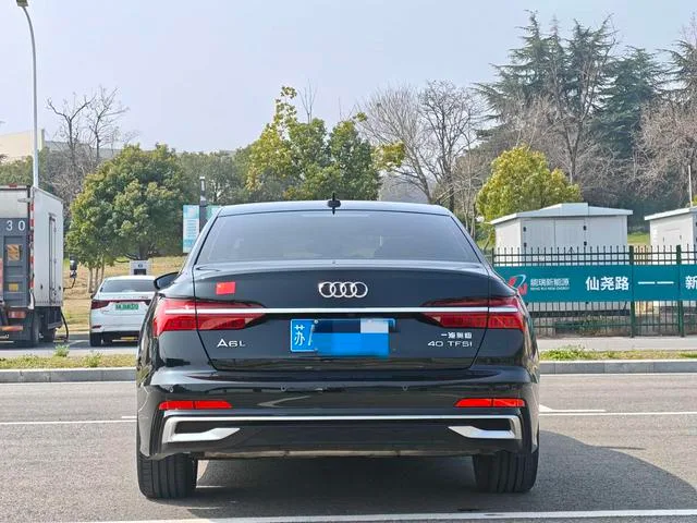Audi A6L 2024 40 TFSI Deluxe dinámico exterior foto 4 Audi A6L 2024 40 TFSI Deluxe dinámico exterior foto 4