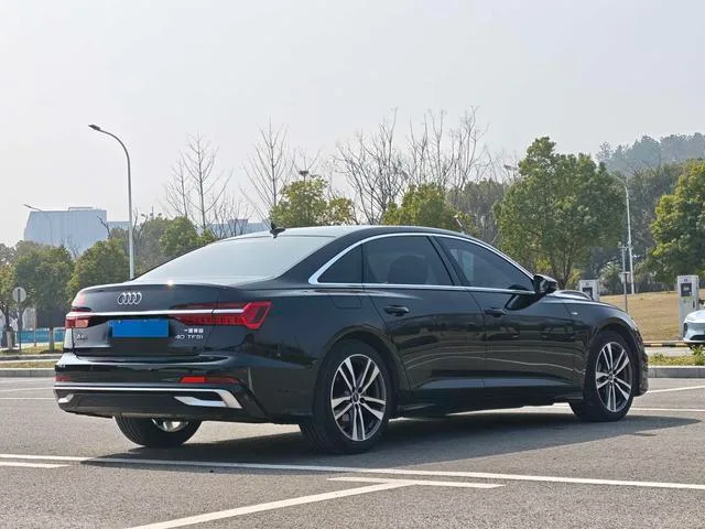 Audi A6L 2024 40 TFSI Deluxe dinámico exterior foto 5 Audi A6L 2024 40 TFSI Deluxe dinámico exterior foto 5