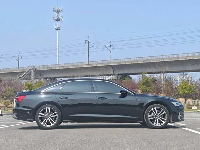 Audi A6L 2024 40 TFSI Deluxe dinámico exterior foto 8 Audi A6L 2024 40 TFSI Deluxe dinámico exterior foto 8