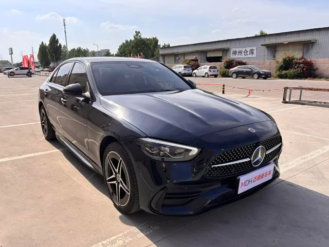 Mercedes-Benz C-Class 2024 C 260 L Edición deportiva Haoye exterior foto 3 Mercedes-Benz C-Class 2024 C 260 L Edición deportiva Haoye exterior foto 3