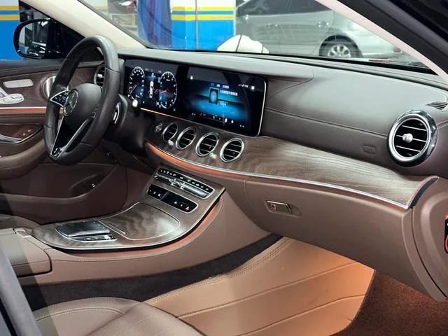 Mercedes-Benz E-Class 2023 Restyling E 300 L Luxury type Passenger car interior photo 17 Mercedes-Benz E-Class 2023 Restyling E 300 L Luxury type Passenger car interior photo 17