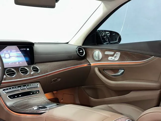 Mercedes-Benz E-Class 2023 Restyling E 300 L Luxury type Passenger car interior photo 19 Mercedes-Benz E-Class 2023 Restyling E 300 L Luxury type Passenger car interior photo 19