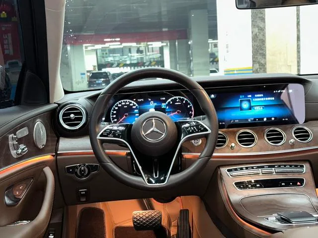 Mercedes-Benz E-Class 2023 Restyling E 300 L Luxury type Passenger car interior photo 20 Mercedes-Benz E-Class 2023 Restyling E 300 L Luxury type Passenger car interior photo 20