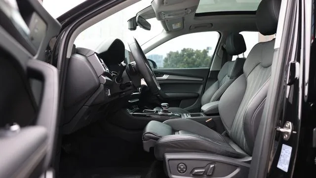 Audi Q5L 2022 40T Deluxe Dynamic interior photo 11 Audi Q5L 2022 40T Deluxe Dynamic interior photo 11
