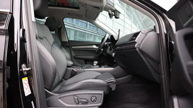 Audi Q5L 2022 40T Deluxe Dynamic interior photo 17 Audi Q5L 2022 40T Deluxe Dynamic interior photo 17
