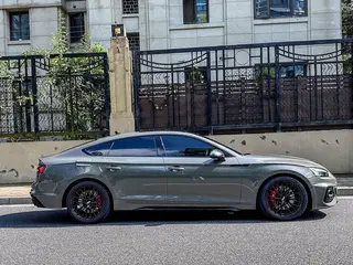 Audi S5 2023 3.0T Sportback exterior foto 3 Audi S5 2023 3.0T Sportback exterior foto 3