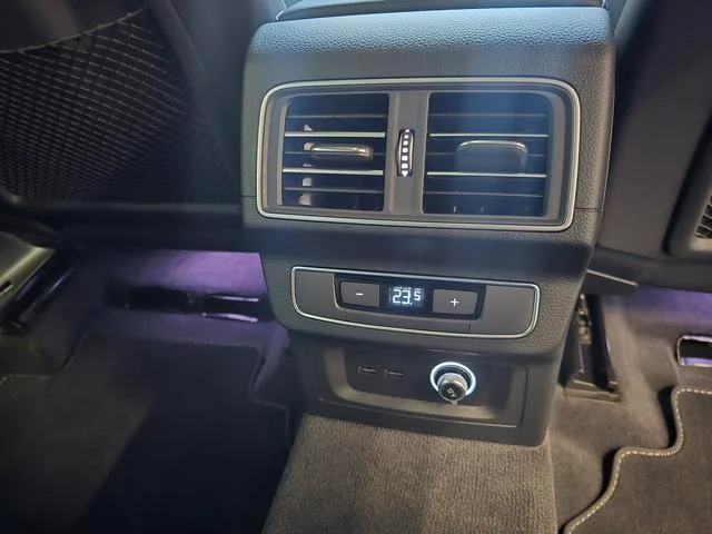 Audi Q5L 2025 40TFSI Deluxe Dynamic interior photo 12 Audi Q5L 2025 40TFSI Deluxe Dynamic interior photo 12