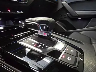 Audi Q5L 2025 40TFSI Deluxe Dynamic interior photo 16 Audi Q5L 2025 40TFSI Deluxe Dynamic interior photo 16