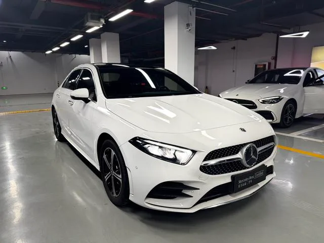 Mercedes-Benz A-Class 2022 A 200 L Sport Sedan Fashion Edition exterior photo 3 Mercedes-Benz A-Class 2022 A 200 L Sport Sedan Fashion Edition exterior photo 3