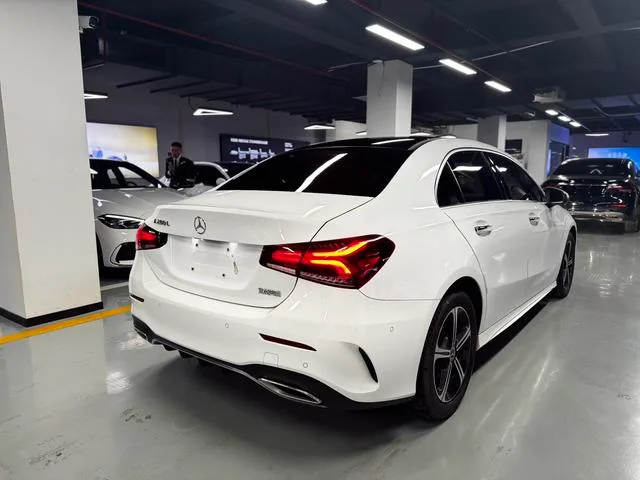 Mercedes-Benz A-Class 2022 A 200 L Sport Sedan Fashion Edition exterior photo 5 Mercedes-Benz A-Class 2022 A 200 L Sport Sedan Fashion Edition exterior photo 5