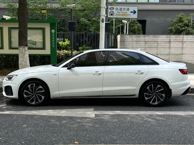 Audi A4L 2023 40 TFSI Deluxe Dynamic exterior photo 4 Audi A4L 2023 40 TFSI Deluxe Dynamic exterior photo 4