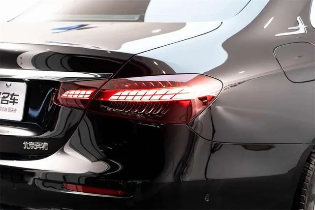 Mercedes-Benz E-Class 2022 E 300 L Luxury type sports car exterior photo 7 Mercedes-Benz E-Class 2022 E 300 L Luxury type sports car exterior photo 7