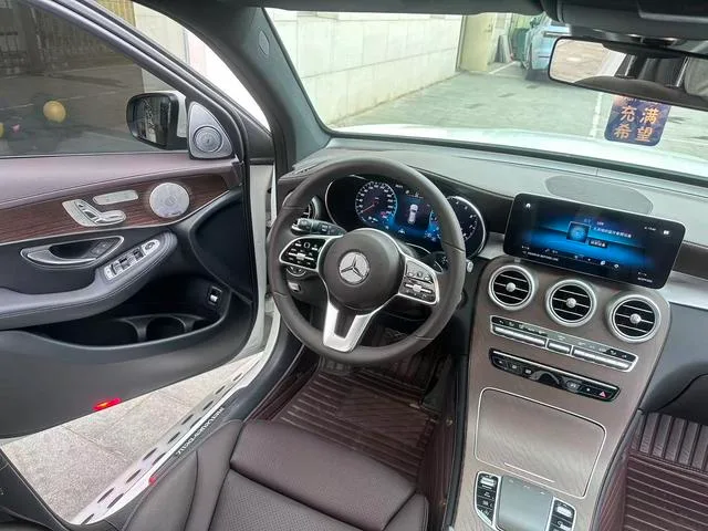 Mercedes-Benz GLC 2022 Reforma GLC 300 L 4MATIC Dinámico interior foto 10 Mercedes-Benz GLC 2022 Reforma GLC 300 L 4MATIC Dinámico interior foto 10