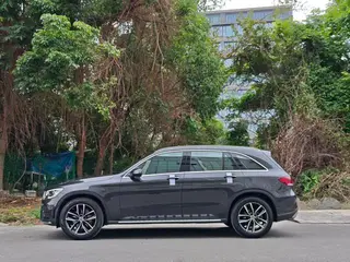 Mercedes-Benz GLC 2022 Reforma GLC 300 L 4MATIC Edición tibetana dinámica exterior foto 4 Mercedes-Benz GLC 2022 Reforma GLC 300 L 4MATIC Edición tibetana dinámica exterior foto 4