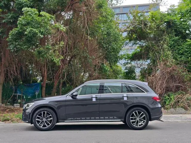Mercedes-Benz GLC 2022 Reforma GLC 300 L 4MATIC Edición tibetana dinámica exterior foto 4 Mercedes-Benz GLC 2022 Reforma GLC 300 L 4MATIC Edición tibetana dinámica exterior foto 4