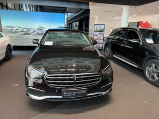 Mercedes-Benz E-Class 2022 Segundo cambio E 300 L De lujo Coche exterior foto 2 Mercedes-Benz E-Class 2022 Segundo cambio E 300 L De lujo Coche exterior foto 2