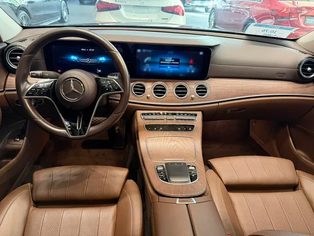 Mercedes-Benz E-Class 2022 Segundo cambio E 300 L De lujo Coche exterior foto 5 Mercedes-Benz E-Class 2022 Segundo cambio E 300 L De lujo Coche exterior foto 5